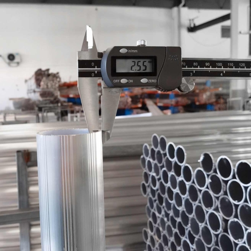 鋁合金花紋圓管壁厚2.5mm