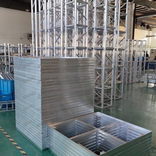 車間內鋁材陳放