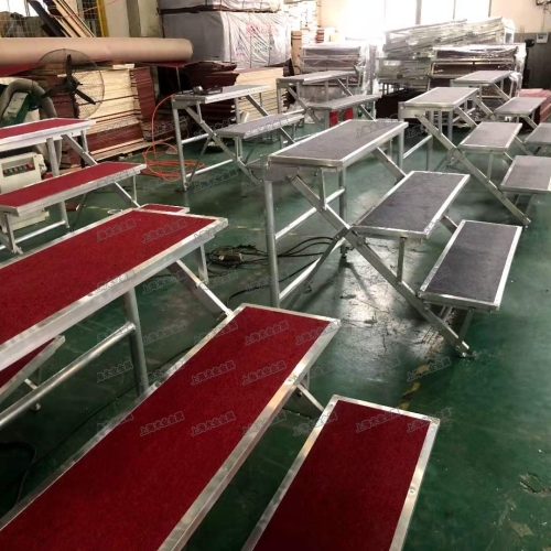 車間內三階合唱臺陳放