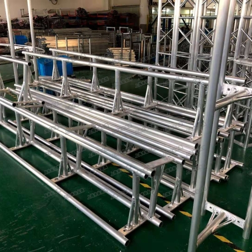 車間內插銷架陳放